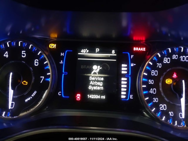 1C3CCCAB6GN143235 Chrysler 200 Limited