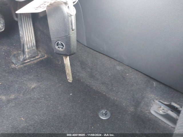 Toyota RAV4 LE 2019 JTMK1RFV0KJ012787 Image 11