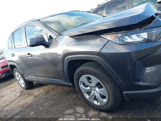 Toyota RAV4 LE 2019 JTMK1RFV0KJ012787 Image 13
