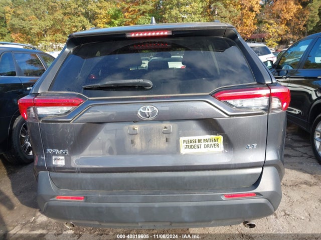 Toyota RAV4 LE 2019 JTMK1RFV0KJ012787 Image 16