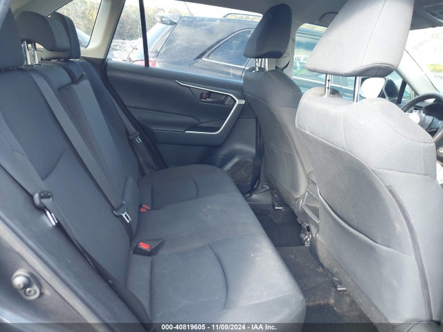 Toyota RAV4 LE 2019 JTMK1RFV0KJ012787 Image 8