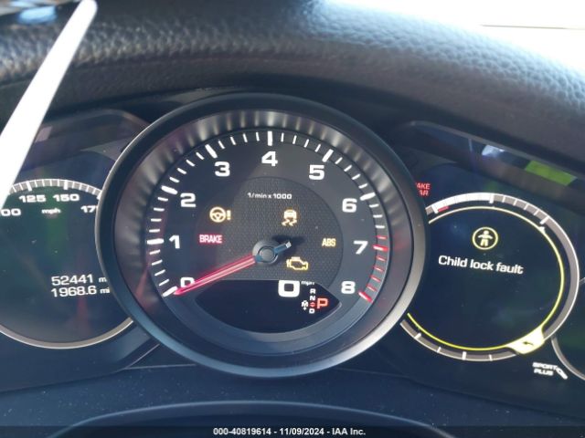 WP0AA2A73JL101073 Porsche PANAMERA 4