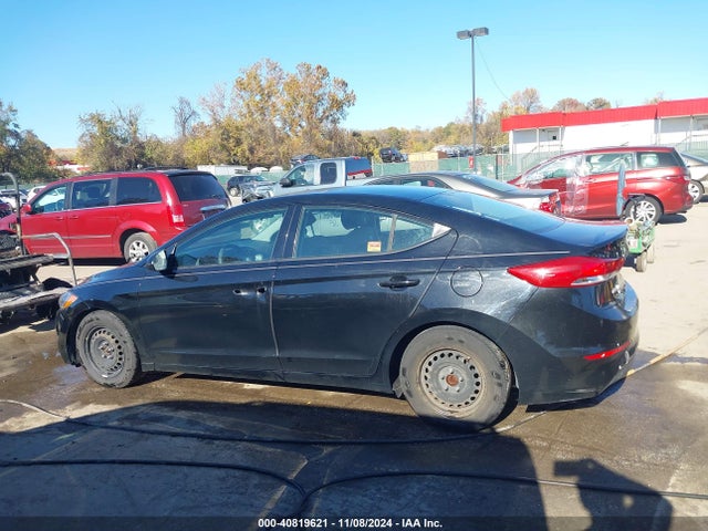 Hyundai ELANTRA SE 2018 5NPD74LF4JH334346 Image 15