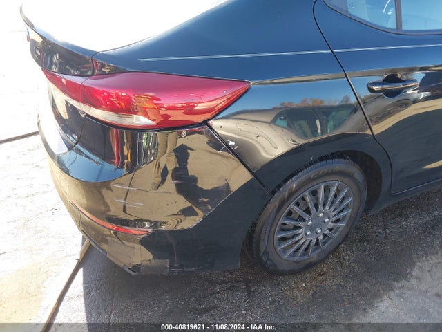 Hyundai ELANTRA SE 2018 5NPD74LF4JH334346 Image 19