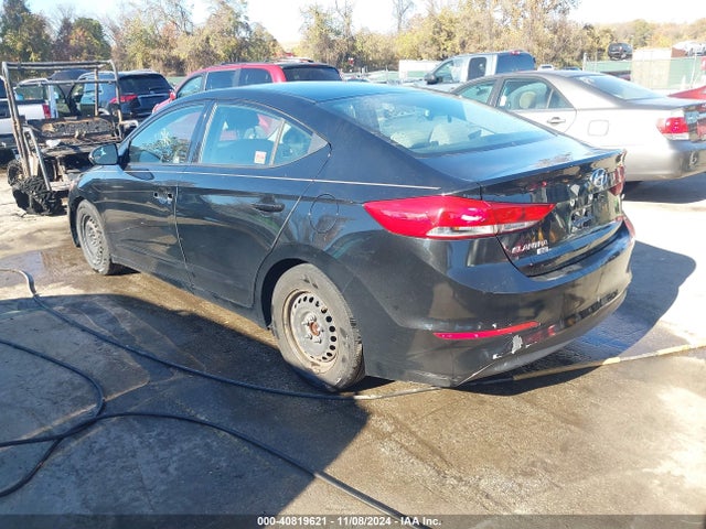 Hyundai ELANTRA SE 2018 5NPD74LF4JH334346 Image 3