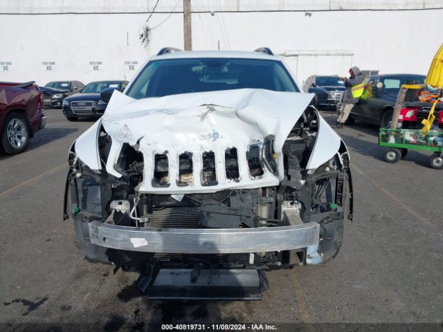 1C4PJLAB8HW561729 Jeep Cherokee Sport Fwd