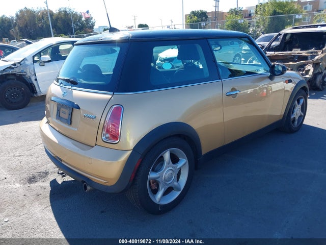 2005 MINI COOPER WMWRC33475TJ67022 Photo 3