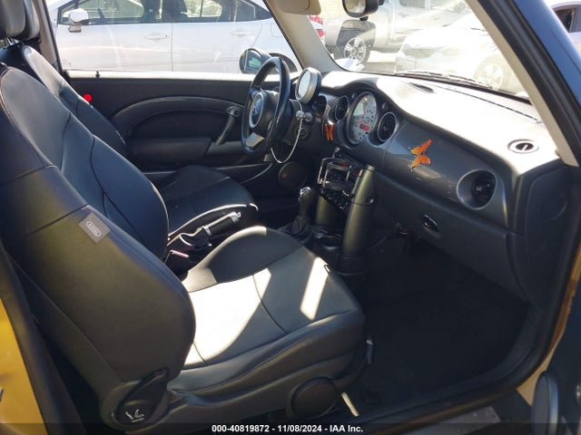 2005 MINI COOPER WMWRC33475TJ67022 Photo 4