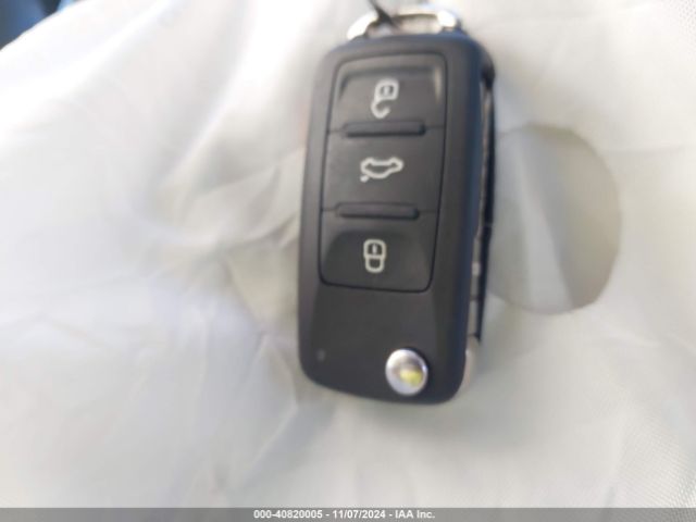 WVGAV7AX0GW576359 Volkswagen TIGUAN SE