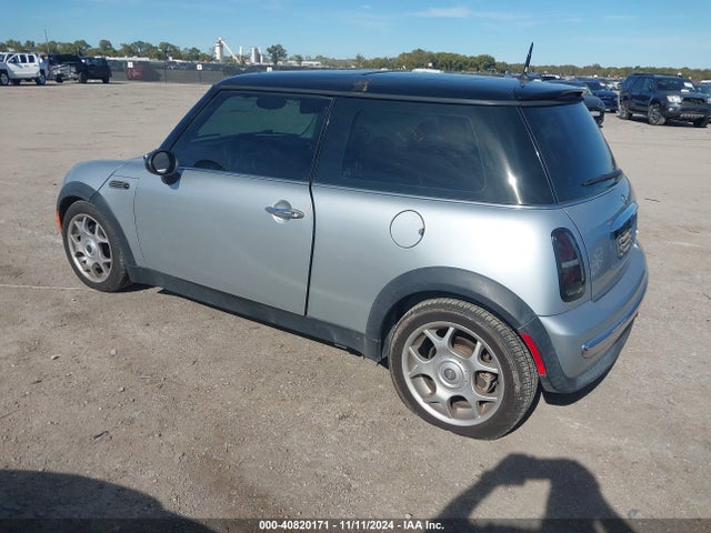 2003 MINI COOPER WMWRC33433TJ51428 Photo 2