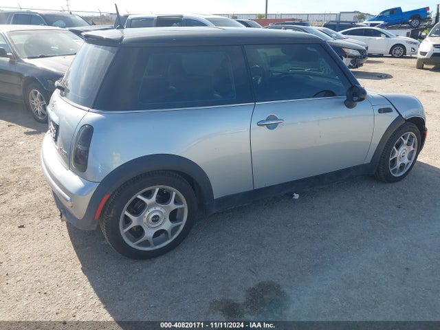 2003 MINI COOPER WMWRC33433TJ51428 Photo 3