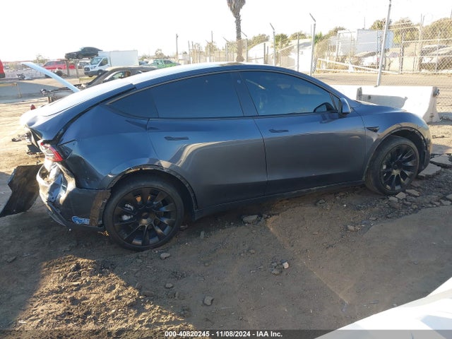 Tesla Model Y Standard Range Rear-wheel Drive 2021 5YJYGDED2MF110296 Image 13