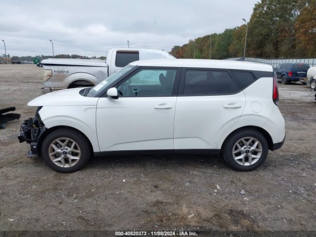 KNDJ23AU9R7228133 KIA SOUL LX