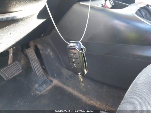 KIA Soul 2017 KNDJN2A24H7500876 Image 11