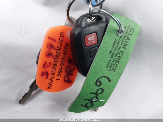 JTDKDTB31G1126166 Toyota Prius C Two