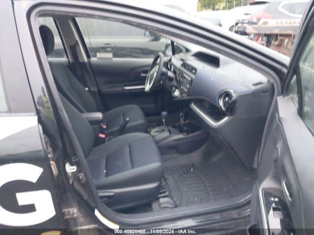 JTDKDTB31G1126166 Toyota Prius C Two