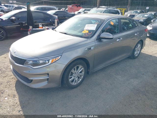 KIA Optima Lx 2017 5XXGT4L31HG165021 Image 2