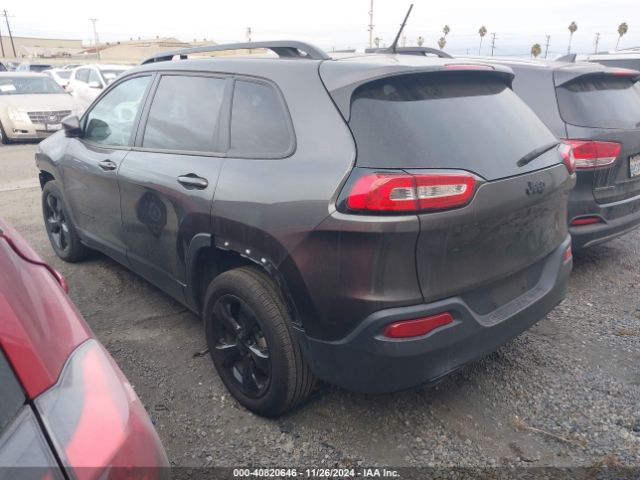1C4PJLCBXJD565988 Jeep Cherokee Latitude Fwd