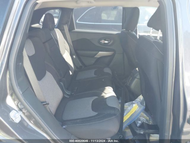 1C4PJLCBXJD565988 Jeep Cherokee Latitude Fwd