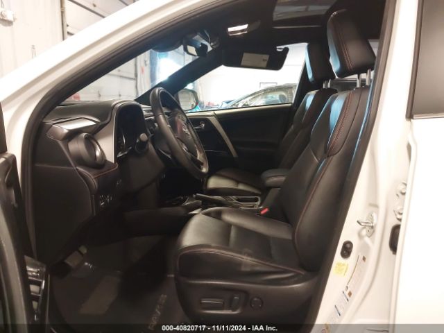 JTMJFREV0JJ736475 Toyota RAV4 SE