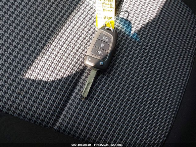 KM8K22AB3NU873400 Hyundai Kona Se