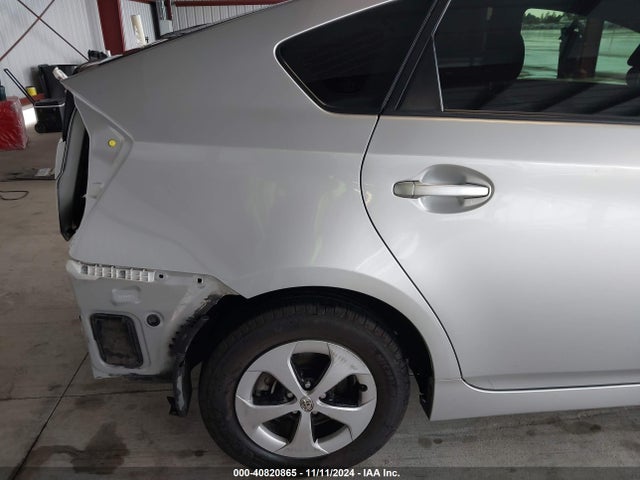 Toyota Prius 2014 JTDKN3DU2E0380653 Image 31