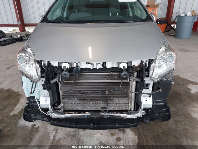Toyota Prius 2014 JTDKN3DU2E0380653 Image 32