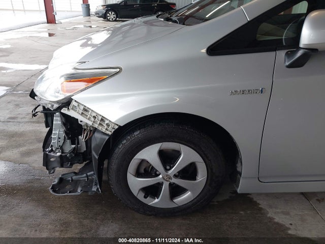 Toyota Prius 2014 JTDKN3DU2E0380653 Image 33
