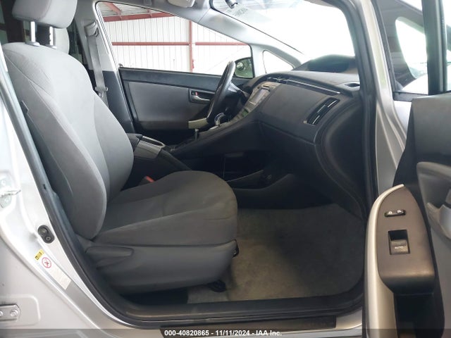 Toyota Prius 2014 JTDKN3DU2E0380653 Image 17