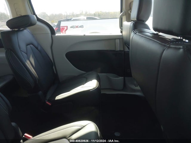 Chrysler Pacifica Touring L 2023 2C4RC1BG5PR540426 Image 8