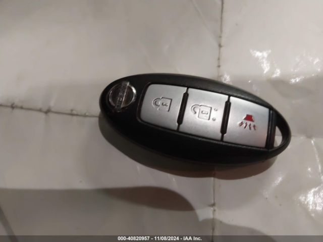 KNMAT2MV9GP684402 Nissan ROGUE SV