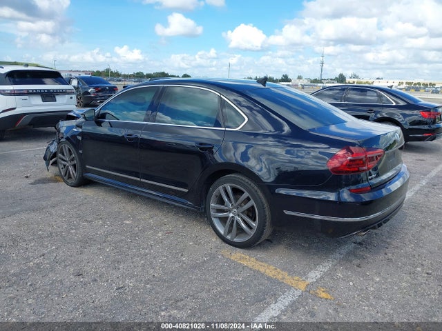 1VWDT7A38HC067365 Volkswagen Passat 1.8t R-line