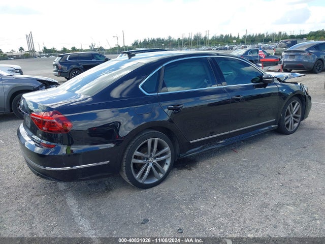 1VWDT7A38HC067365 Volkswagen Passat 1.8t R-line
