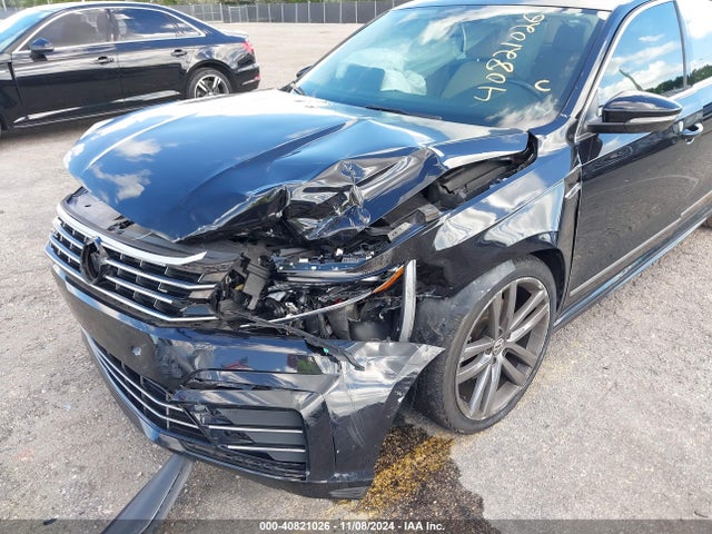 1VWDT7A38HC067365 Volkswagen Passat 1.8t R-line
