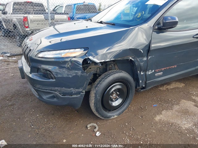 1C4PJMCS3HW547143 Jeep Cherokee 75th Anniversary Edition 4x4