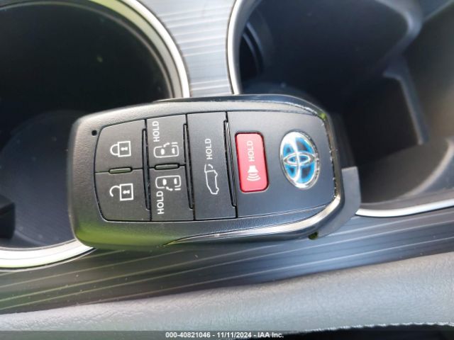 5TDZSKFC0RS152806 Toyota Sienna Limited