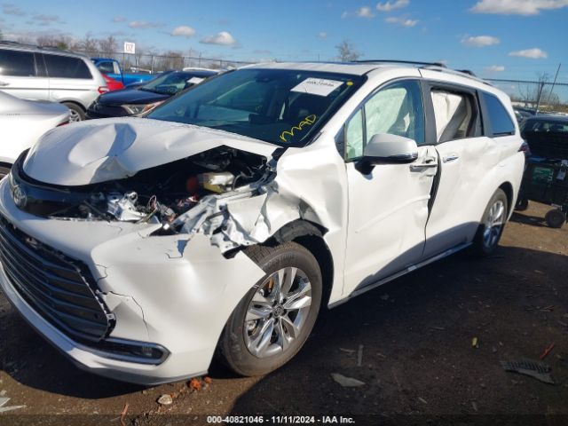 5TDZSKFC0RS152806 Toyota Sienna Limited