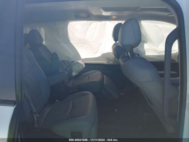 5TDZSKFC0RS152806 Toyota Sienna Limited