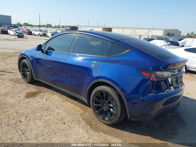 2021 TESLA MODEL Y 5YJYGDEE4MF263299 Photo 2