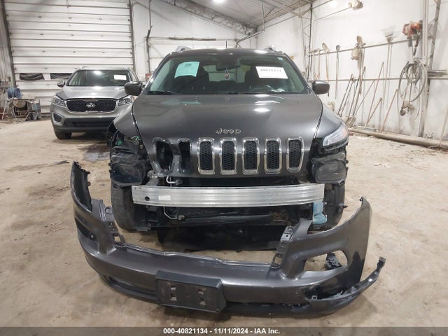 1C4PJLCB8GW201226 Jeep Cherokee Latitude