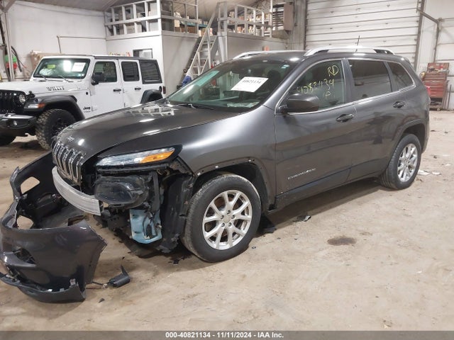 1C4PJLCB8GW201226 Jeep Cherokee Latitude