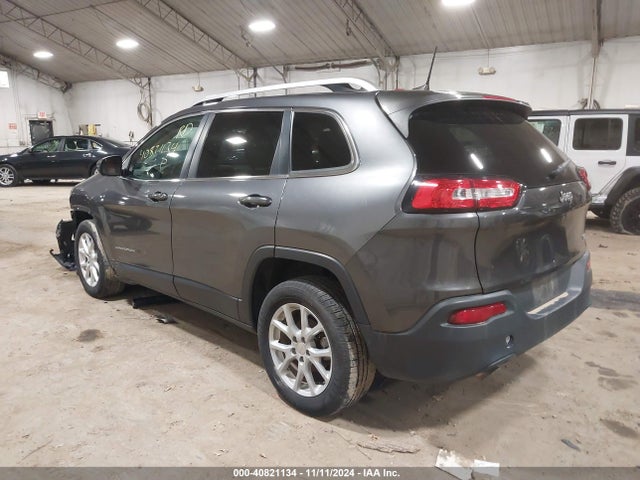 1C4PJLCB8GW201226 Jeep Cherokee Latitude