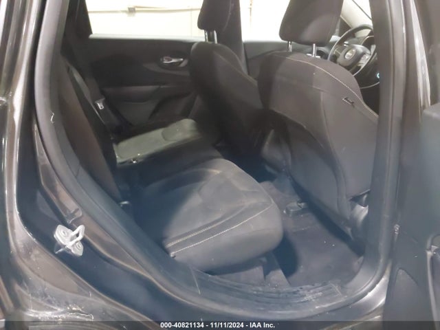 1C4PJLCB8GW201226 Jeep Cherokee Latitude