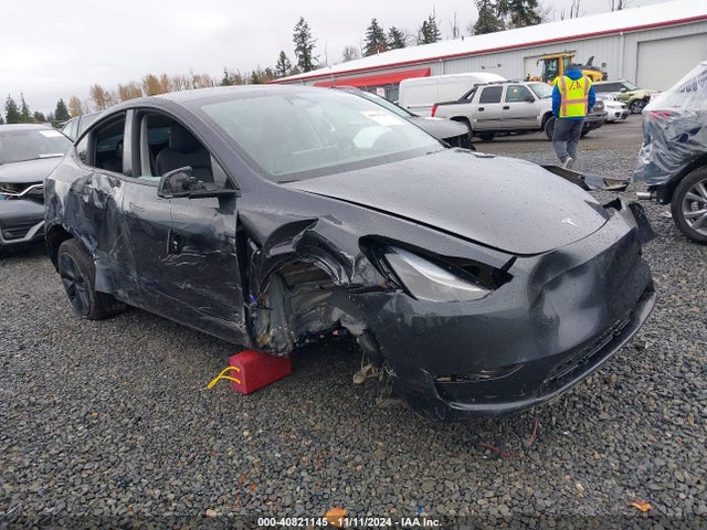 2024 TESLA MODEL Y 7SAYGDEE7RF102522 Photo 0
