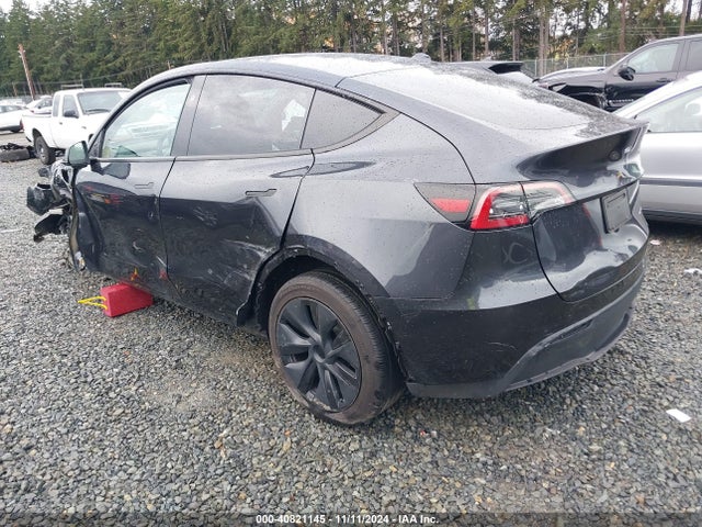 2024 TESLA MODEL Y 7SAYGDEE7RF102522 Photo 2