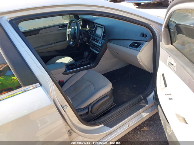 Hyundai SONATA SE 2019 5NPE24AF1KH759062 Image 5