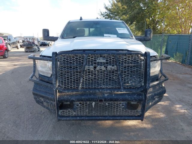 3C6UR5HL8NG130959 RAM 2500 Tradesman  4x4 8' Box