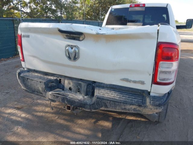 3C6UR5HL8NG130959 RAM 2500 Tradesman  4x4 8' Box