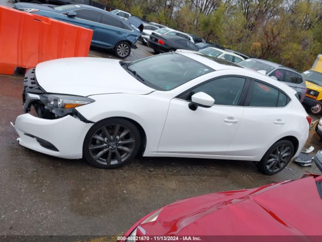 3MZBN1L3XJM266711 Mazda Mazda3 Touring