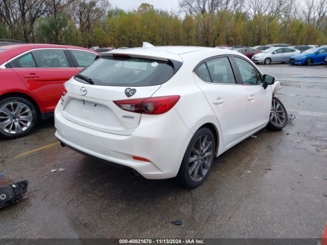 3MZBN1L3XJM266711 Mazda Mazda3 Touring